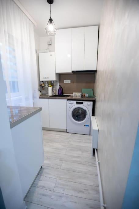 Garsoniera Central II Târgu Jiu Екстериор снимка