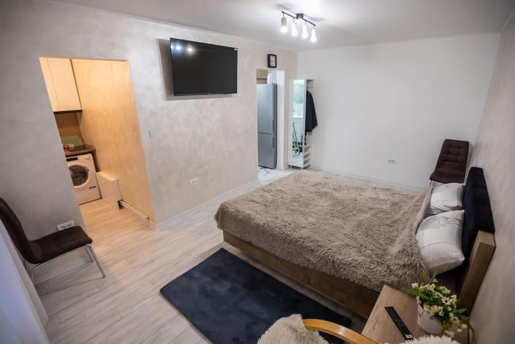 Garsoniera Central II Târgu Jiu Екстериор снимка