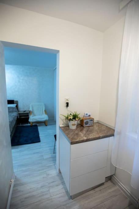 Garsoniera Central II Târgu Jiu Екстериор снимка